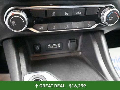 Used 2024 Nissan Sentra SV image 32