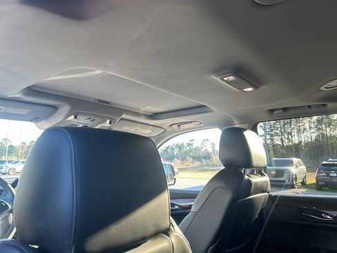 Used 2020 Cadillac Escalade Luxury image 12