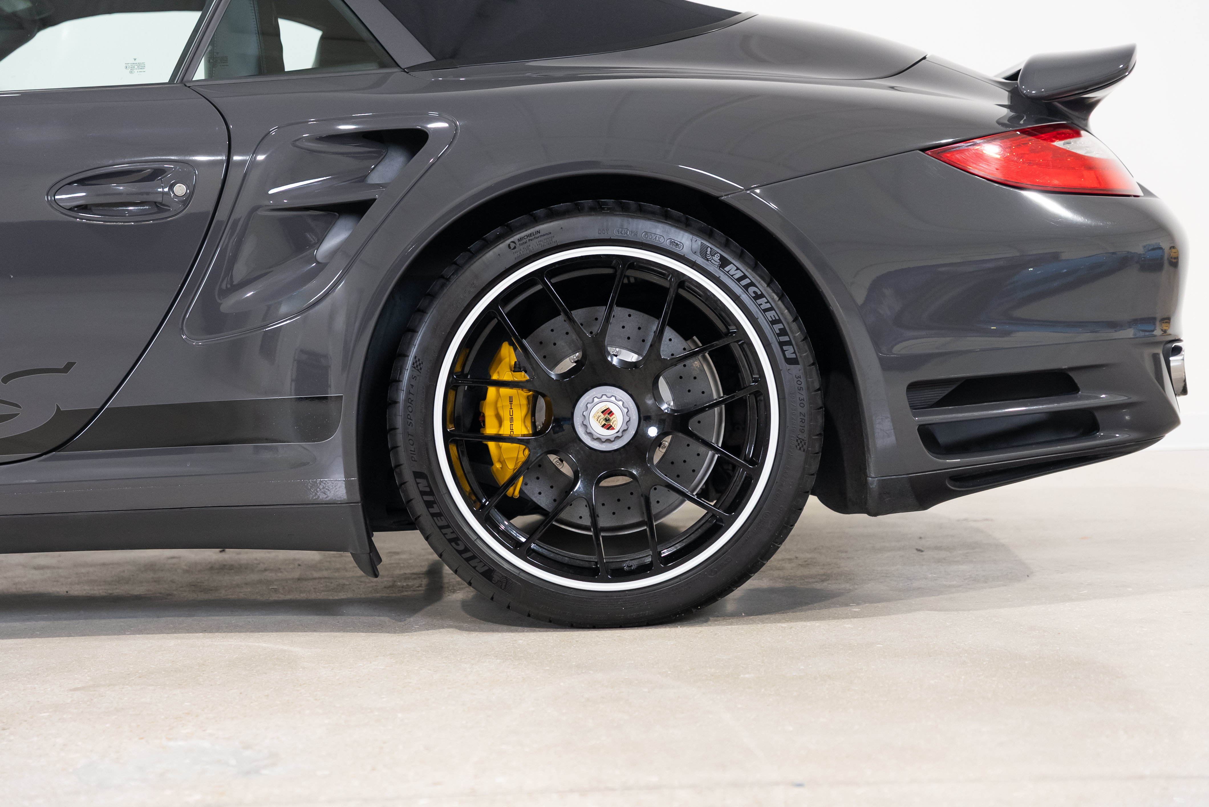 Used 2012 Porsche 911 Edition 918 Spyder AWD/4WD image 12
