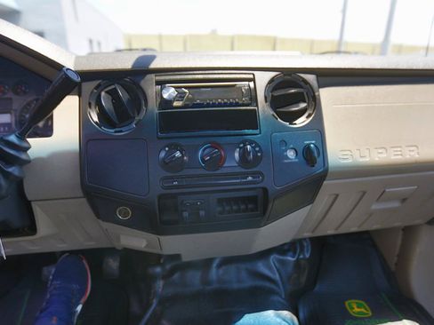 Used 2008 Ford F250 XLT AWD/4WD image 8