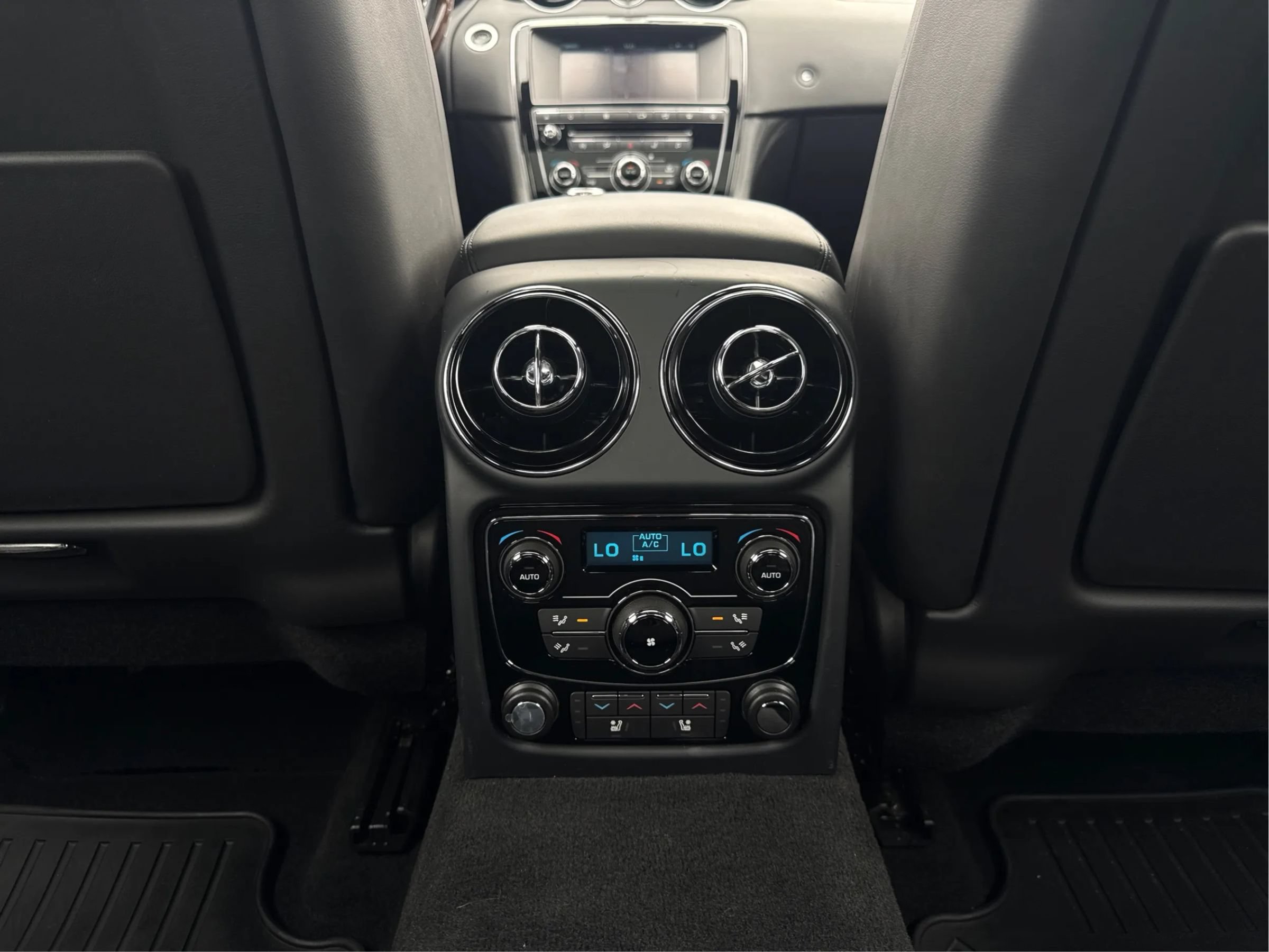 Used 2017 Jaguar XJ L Portfolio RWD image 41