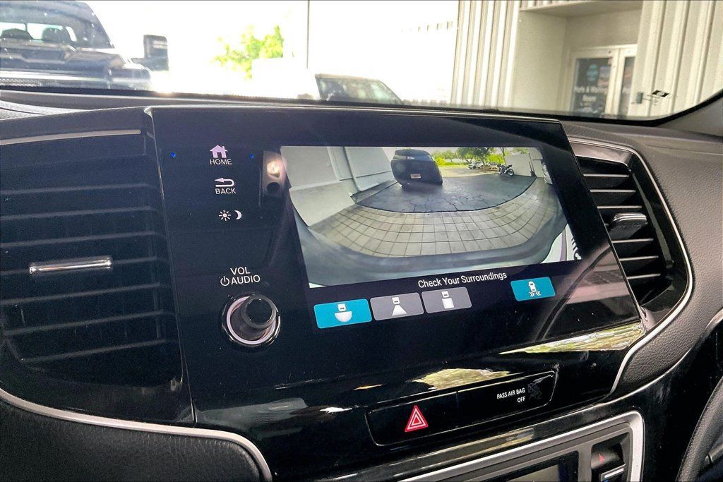 Used 2022 Honda Pilot Touring image 12