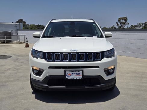 Used 2018 Jeep Compass Latitude w/ Popular Equipment Group FWD image 3