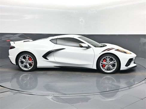 Used 2022 Chevrolet Corvette Stingray Preferred Cpe w/ Battery Protection Package image 36