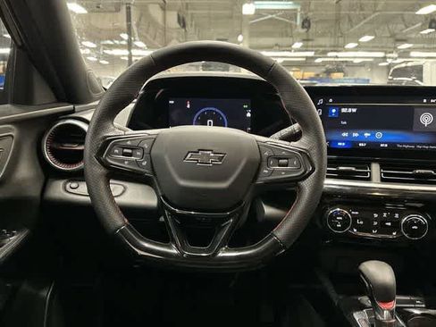 Used 2024 Chevrolet Trax RS w/ Sunroof Package FWD image 15