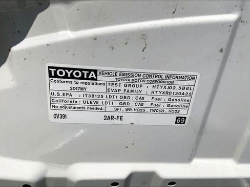 Used 2017 Toyota RAV4 Limited image 32