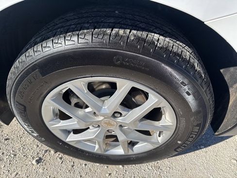 Used 2024 Chevrolet Equinox LT image 24