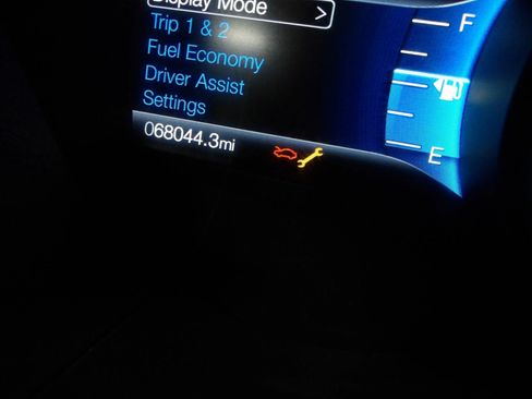 Used 2019 Ford Fusion SE FWD image 17