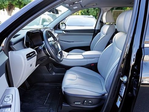 Certified 2025 Hyundai Palisade SEL FWD image 14