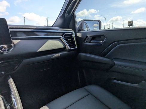 Used 2025 GMC Canyon Elevation w/ Convenience Package RWD image 13