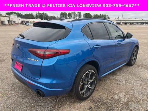Used 2021 Alfa Romeo Stelvio Ti Sport image 4