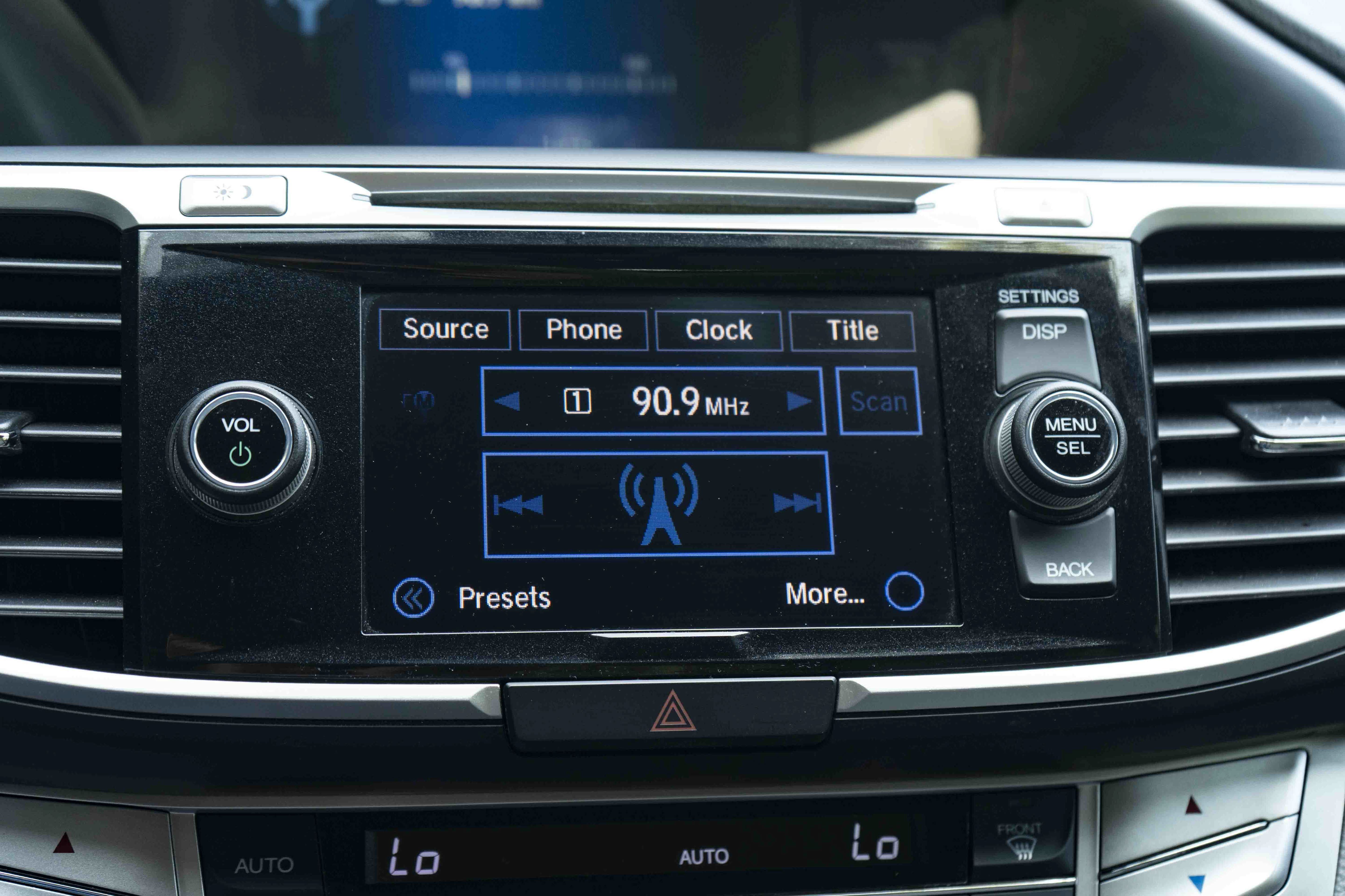 Used 2015 Honda Accord EX-L image 32