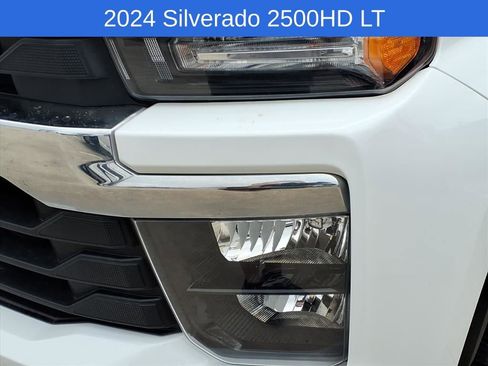 Used 2024 Chevrolet Silverado 2500 LT image 10