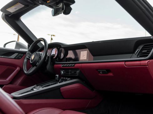 Certified 2022 Porsche 911 Carrera image 34