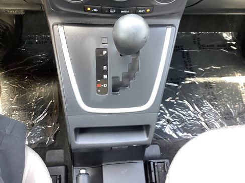 Used 2012 MAZDA MAZDA5 Sport FWD image 34