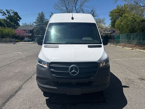 Used 2024 Mercedes-Benz Sprinter 3500 image 12