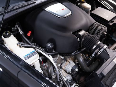 Used 2005 Chevrolet SSR w/ Preferred Equipment Group image 30