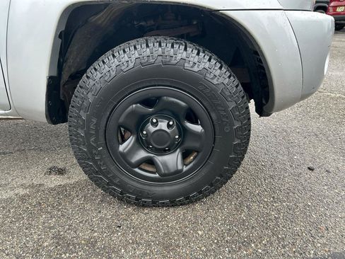 Used 2005 Toyota Tacoma PreRunner RWD image 24