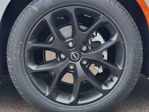 New 2026 Chrysler Pacifica Select w/ S Appearance Package image 17