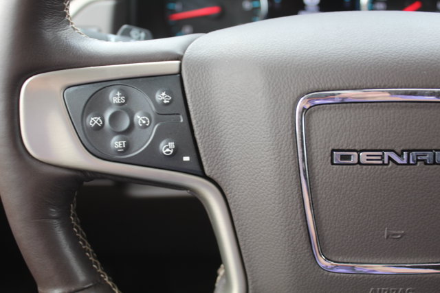 Used 2018 GMC Yukon Denali w/ Denali Ultimate Package AWD/4WD image 25