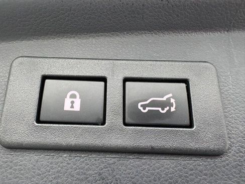 Used 2023 Subaru Outback Touring image 8