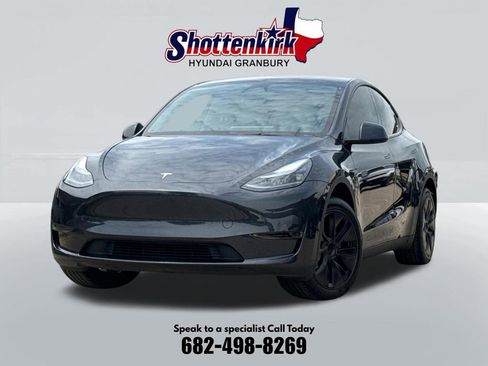 Used 2025 Tesla Model Y Long Range RWD image 1