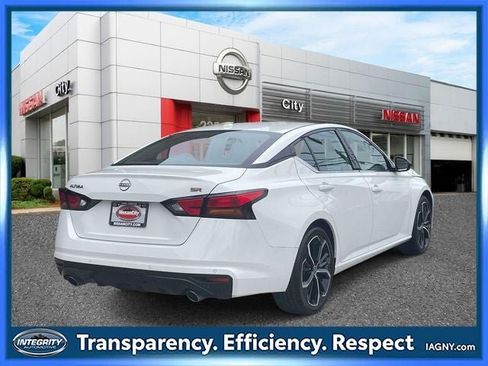 Used 2023 Nissan Altima 2.5 SR FWD image 6