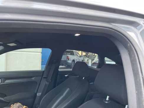 Used 2025 Honda Civic Sport image 2