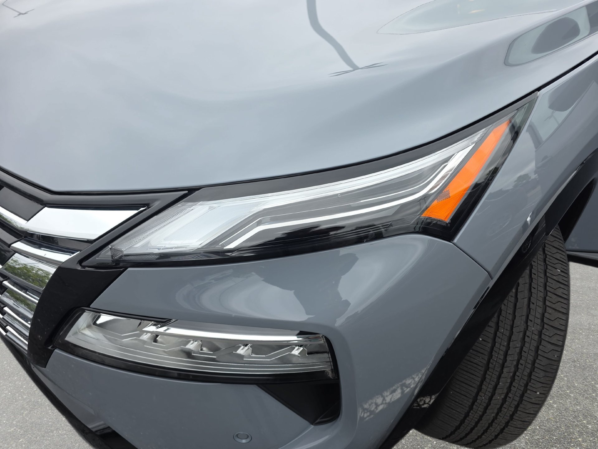 Used 2025 Nissan Rogue Platinum FWD image 30