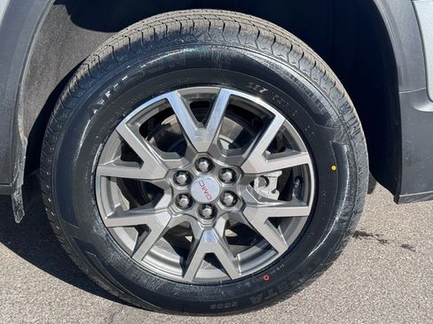 Used 2023 GMC Acadia SLE w/ Driver Convenience Package image 49