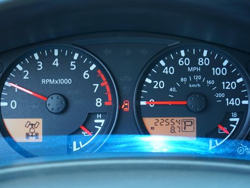 Used 2007 Nissan Frontier SE w/ SE Value Truck Pkg AWD/4WD image 14