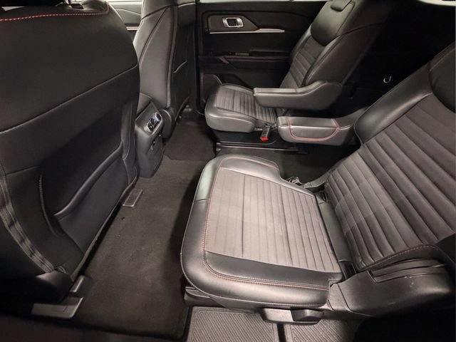Used 2025 Ford Explorer ST-Line AWD/4WD image 16