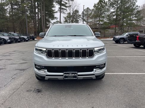 Used 2024 Jeep Wagoneer Series II image 3