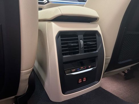 Used 2023 BMW 330i xDrive 330i xDrive w/ Driving Assistance Package image 42