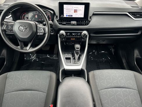 Used 2025 Toyota RAV4 XLE FWD image 16