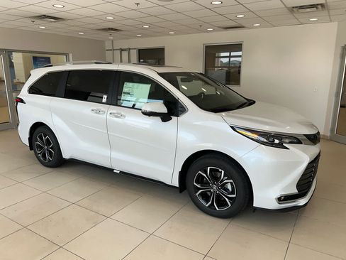 New 2026 Toyota Sienna Platinum AWD/4WD image 1