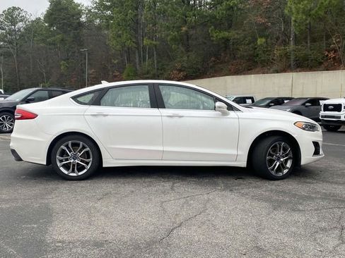 Used 2020 Ford Fusion SEL image 2
