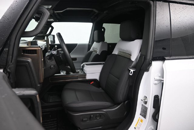 Used 2025 GMC Hummer EV 3X w/ LPO, Cargo Utility Package AWD/4WD image 16