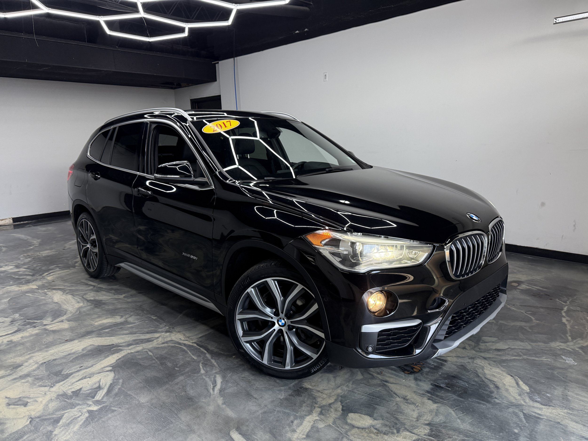 Used 2017 BMW X1 xDrive28i AWD/4WD image 6