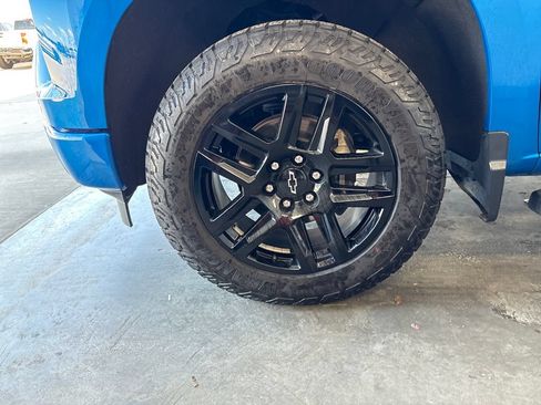 Used 2023 Chevrolet Silverado 1500 RST AWD/4WD image 34