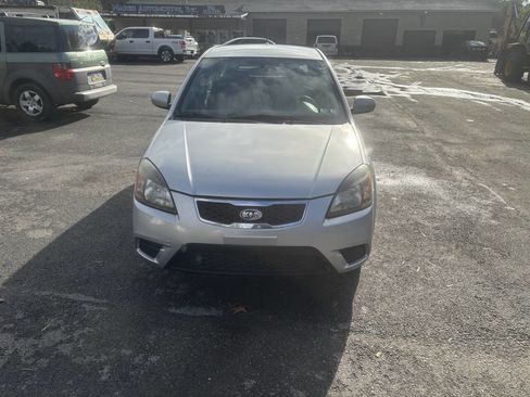 Used 2010 Kia Rio5 image 2