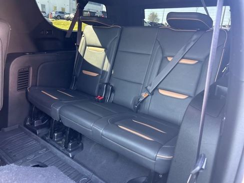 Used 2022 GMC Yukon XL AT4 AWD/4WD image 11