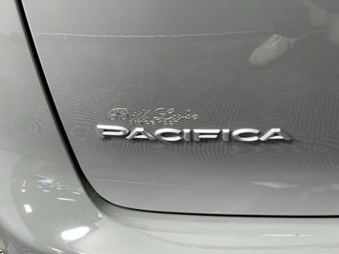Used 2023 Chrysler Pacifica Pinnacle image 9