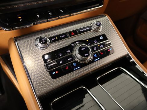 Used 2020 Lincoln Aviator Black Label w/ Dynamic Handling Package image 8