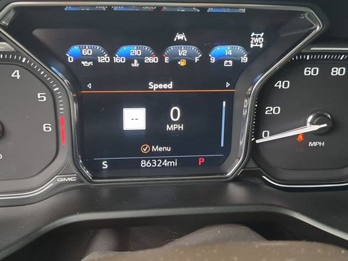 Used 2021 GMC Yukon Denali w/ Denali Premium Package AWD/4WD image 4