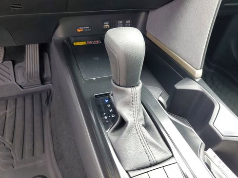 Used 2025 Toyota Camry LE image 15