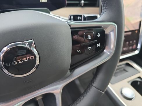 Used 2025 Volvo EX90 Ultra AWD/4WD image 19