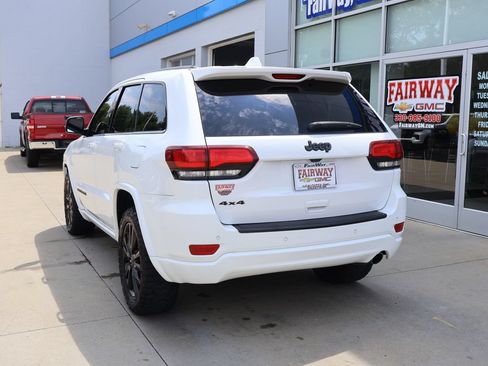 Used 2019 Jeep Grand Cherokee Altitude AWD/4WD image 8