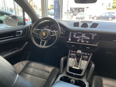 Used 2019 Porsche Cayenne AWD/4WD image 24