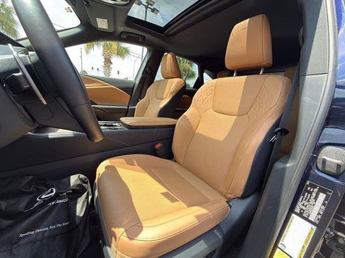 Used 2025 Lexus RX 350 Premium w/ Accessory Package (Z1) FWD image 12